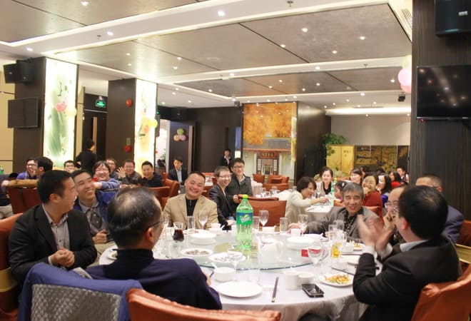 游戏——猜歌名，知明所举办2014年终总结会暨2015新年宴会